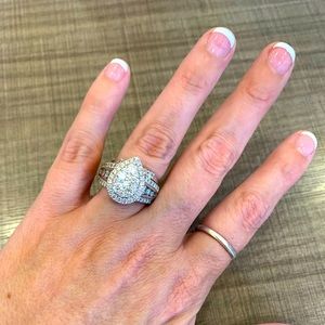 Stunning 2.5 Carat Diamond Wedding Ring
